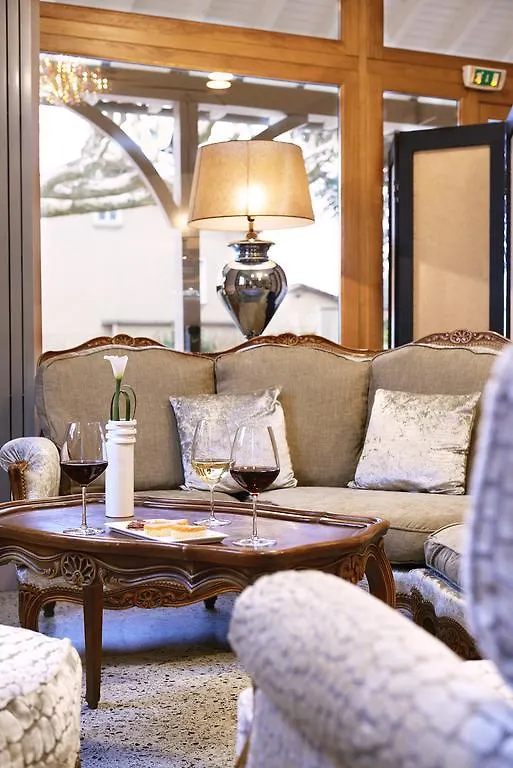 Pont Du Chalon Hotel And Restaurant Marges 3*,  France